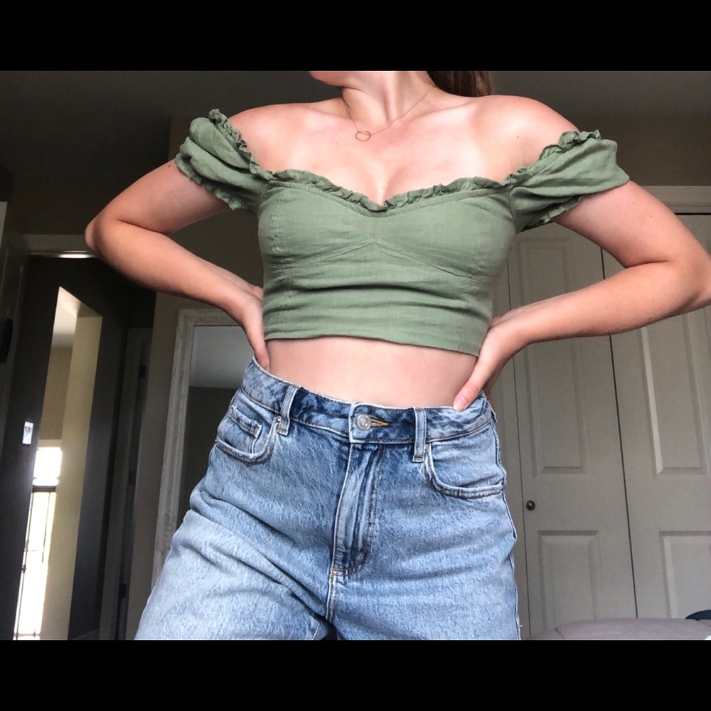 aritzia - green off the shoulder linen top